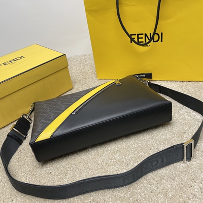 フェンディバッグ側面デザイン